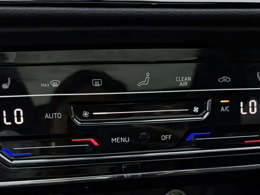 Volkswagen Tharu 2022 280TSI FWD R-Line фото 8