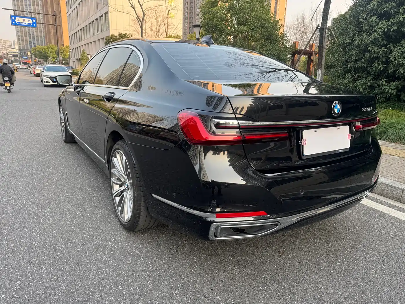 BMW 7 Series 2019 740Li Leading Luxury Package фото 6
