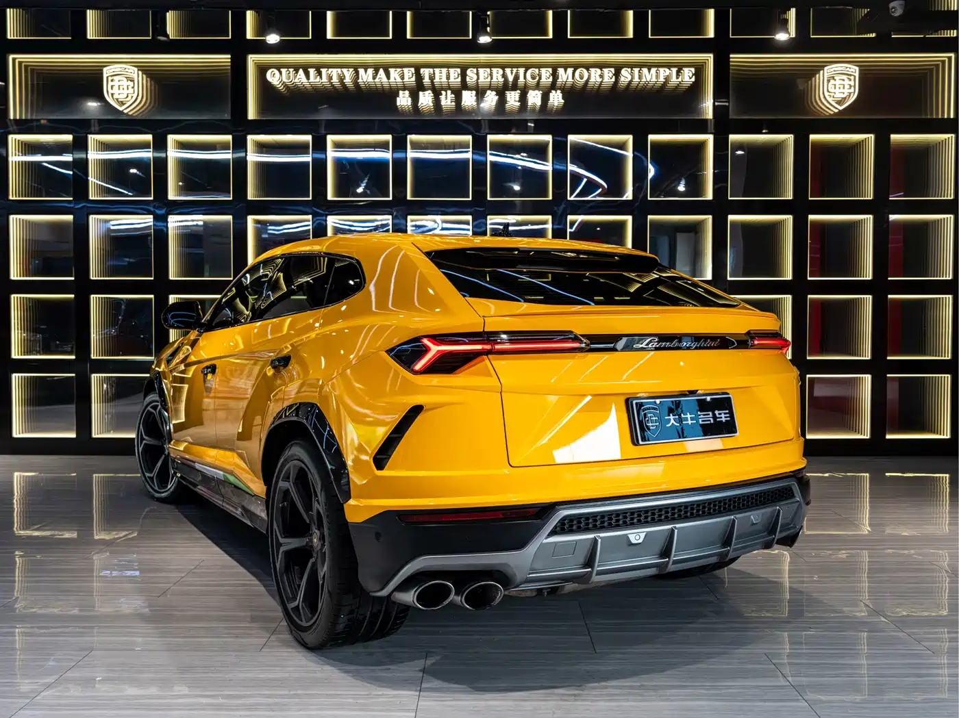 Фото 4 - Lamborghini Urus