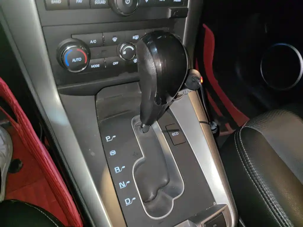 Chevrolet Captiva 2015 2.4L AWD Flagship 7-Seater фото 11