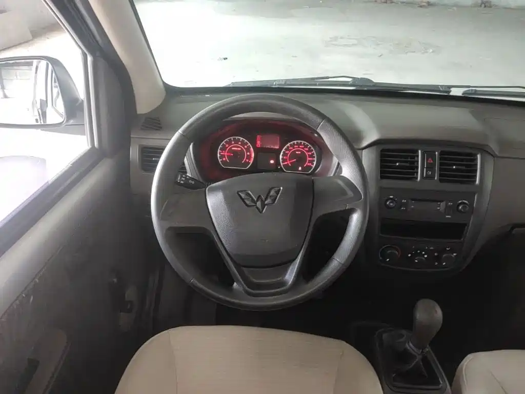Wuling Motors Wuling Rongguang S 2022 2021 Model 1.2L Basic 7-Seater LSI