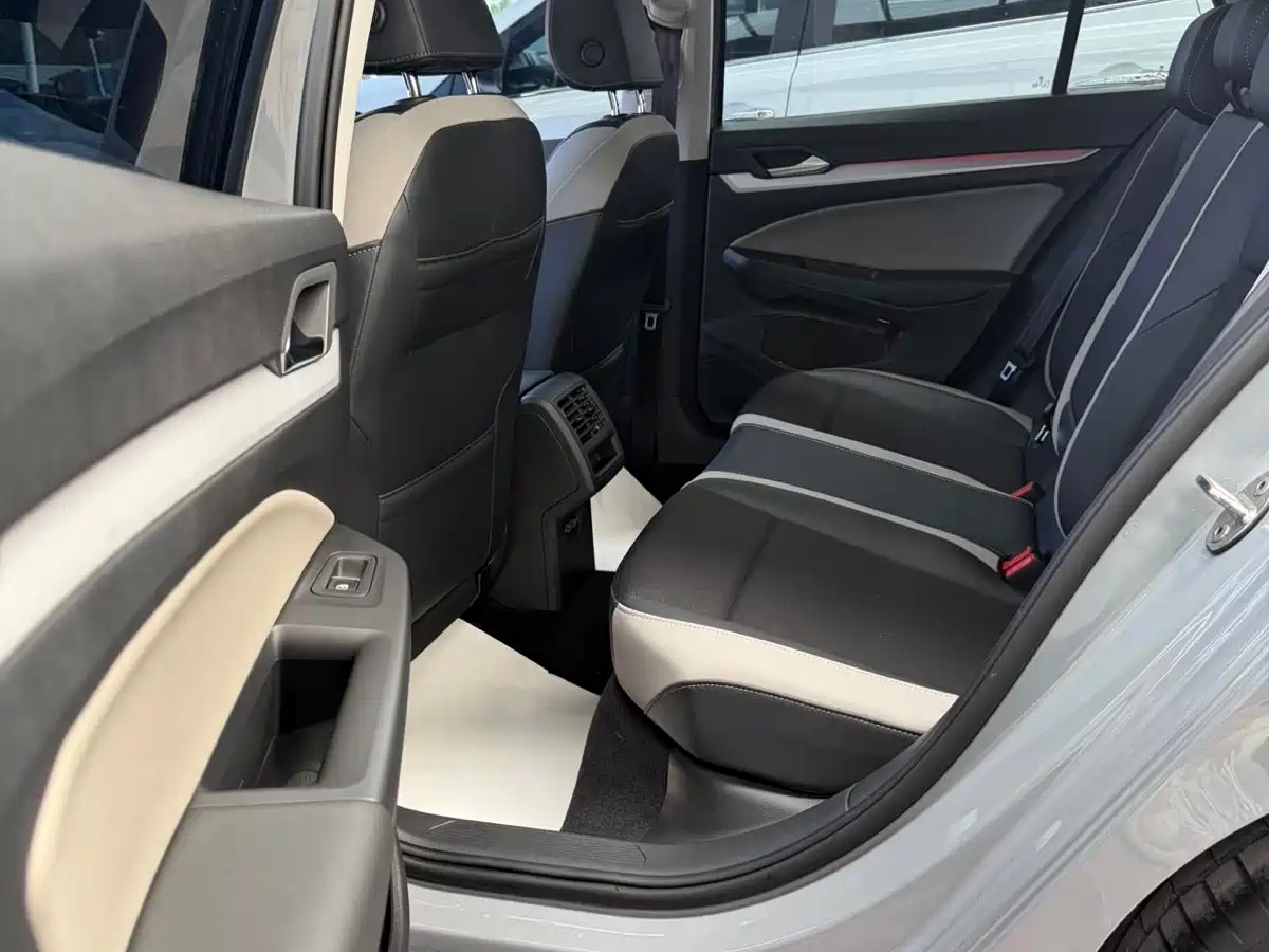 Volkswagen Golf 2021 280TSI DSG Pro фото 17