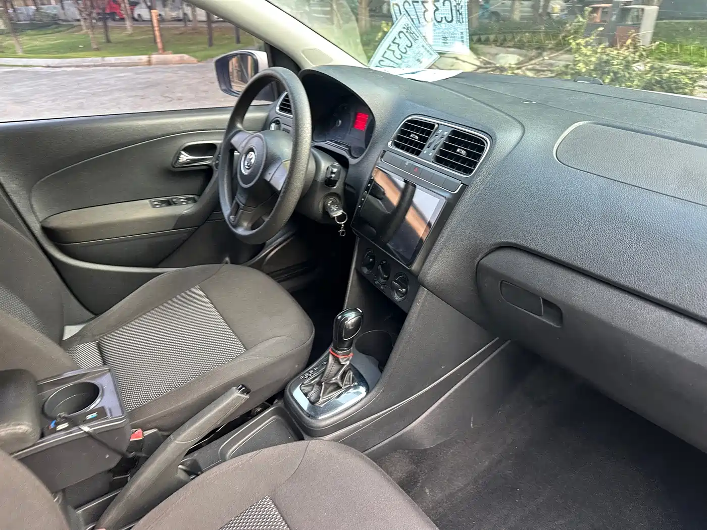 Volkswagen Polo 2012 2011 1.6L Automatic Cool Edition