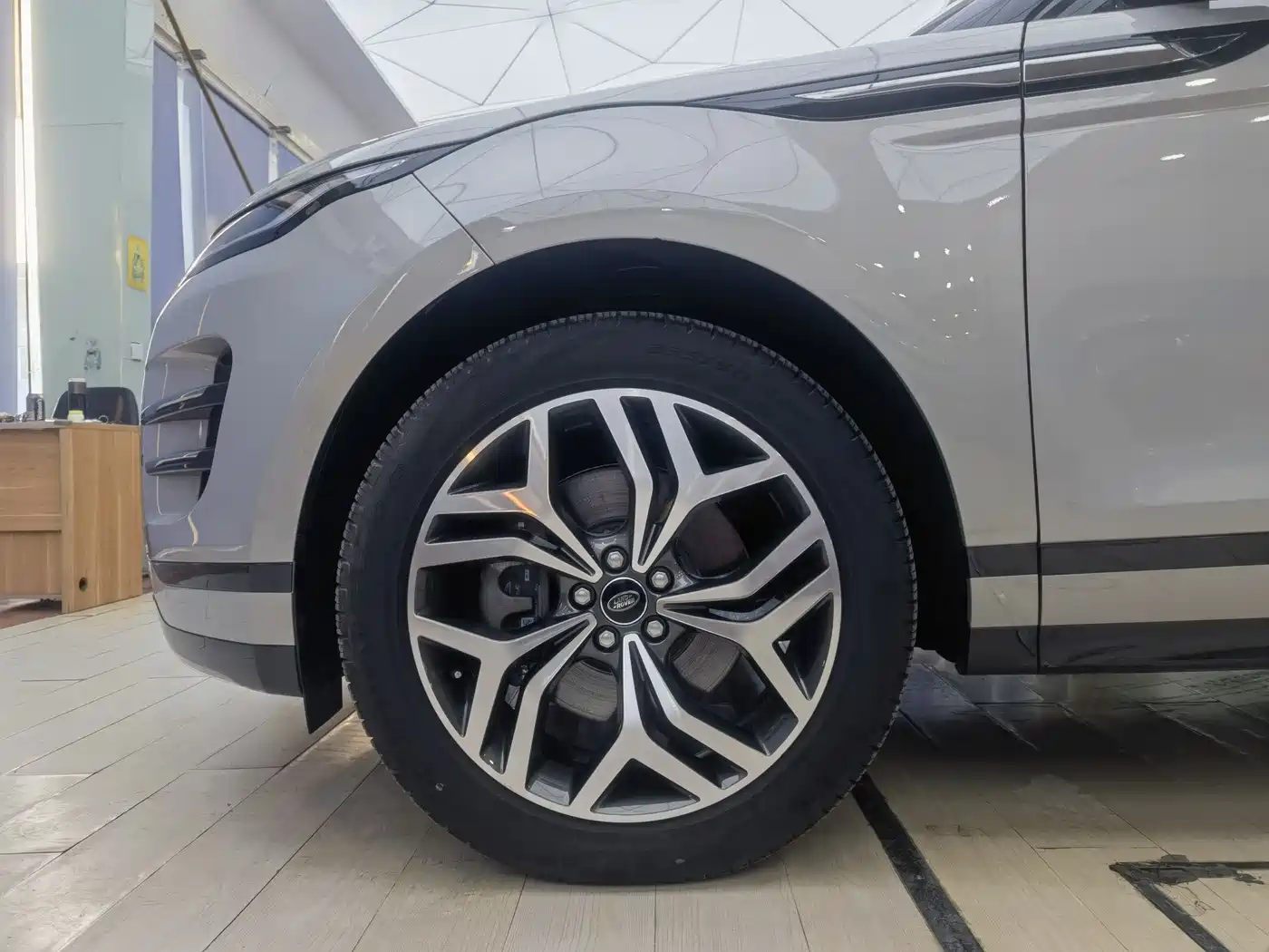 LAND ROVER RANGE ROVER AURORA NEW ENERGY