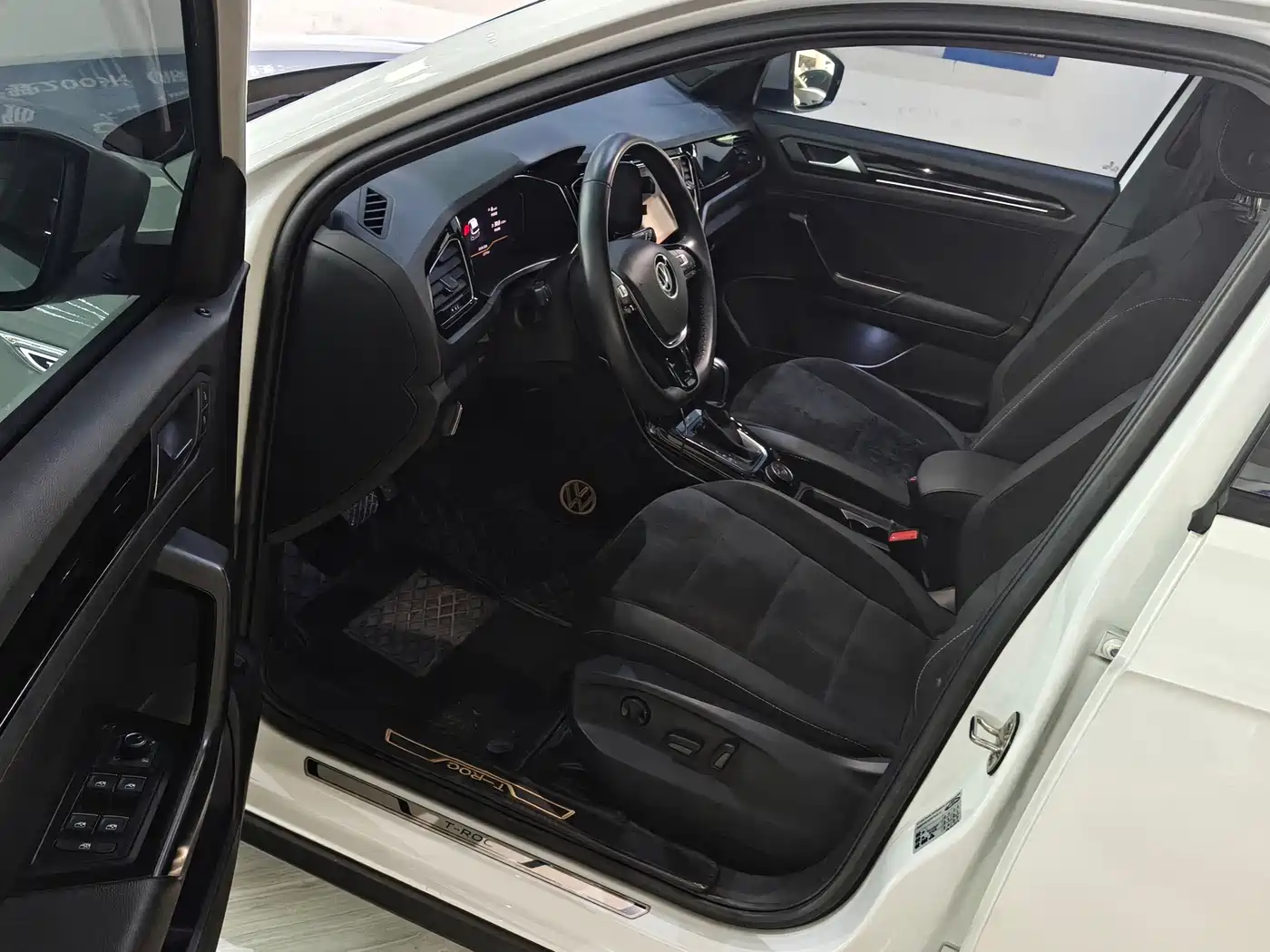 Volkswagen T-Roc, миниатюра 7