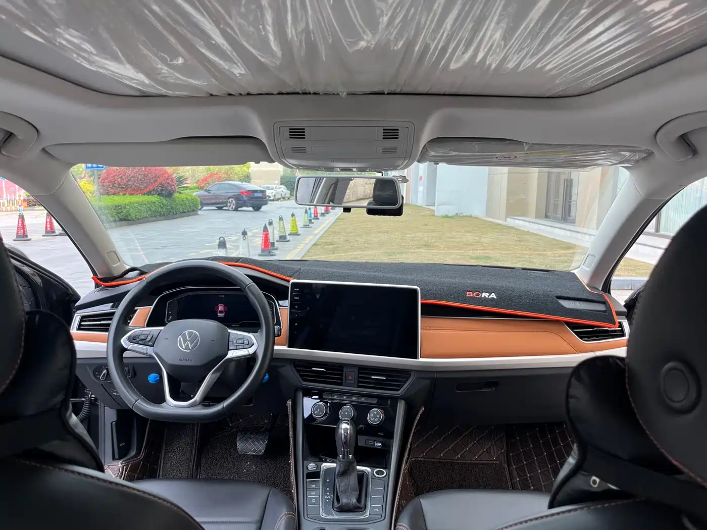 VOLKSWAGEN BORA