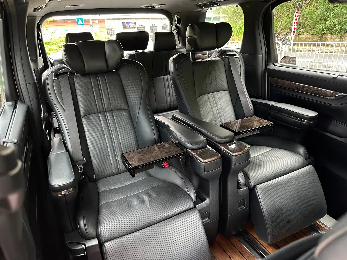 Toyota Alphard 2018 Facelift 3.5L Premium Edition фото 21