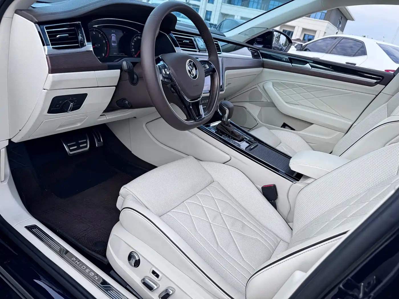 Volkswagen Phideon 2021 380TSI Premium Edition фото 7