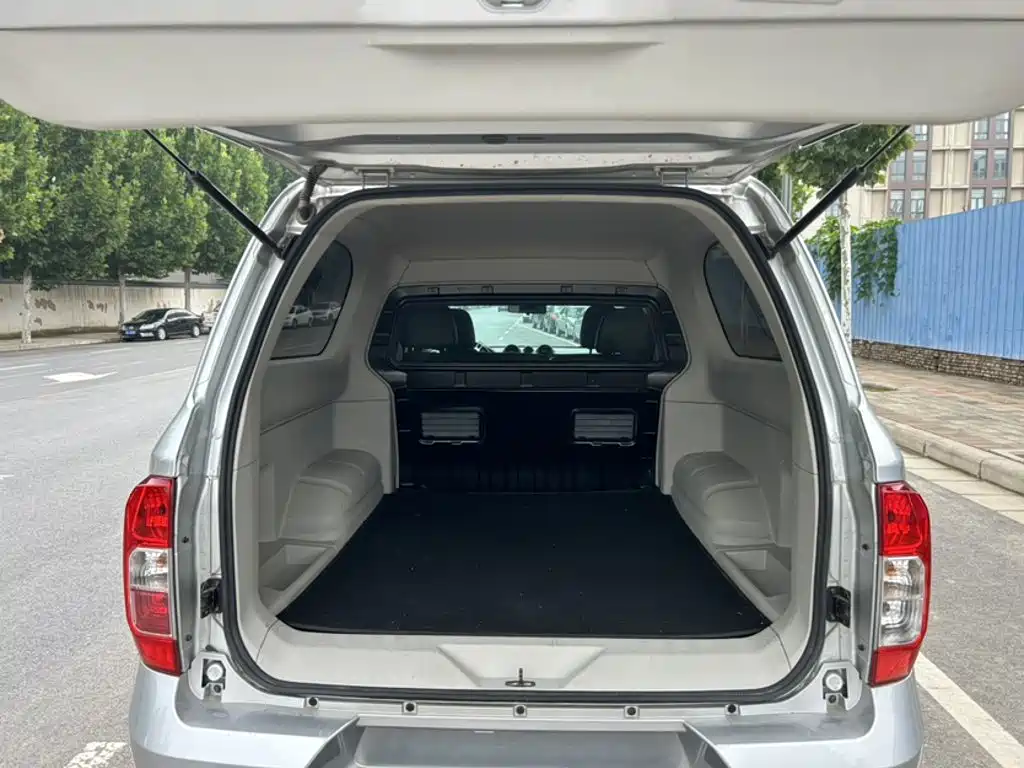 Dongfeng Palasso 2021 2021 1.8T Manual 4WD Elite Edition
