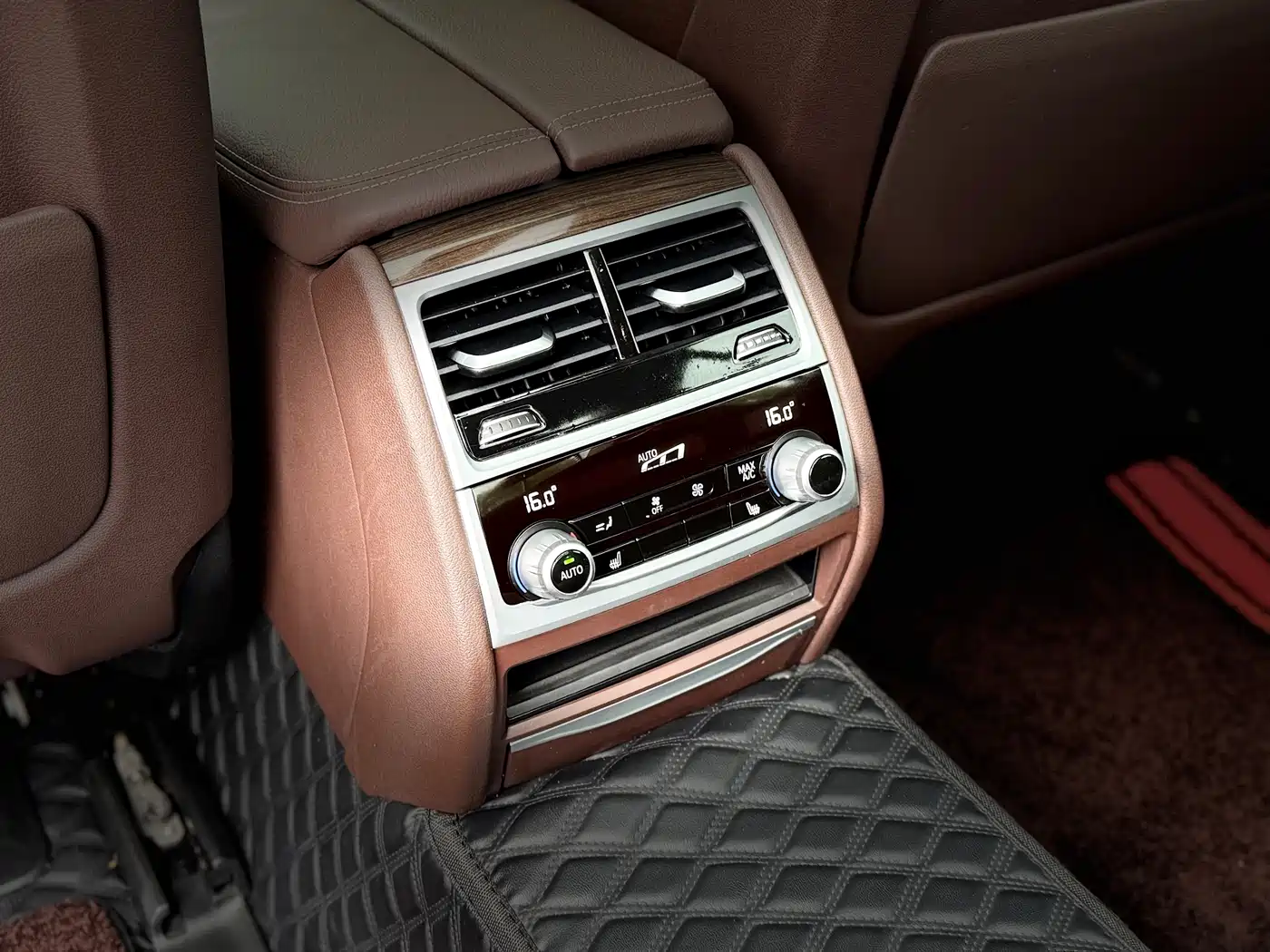 BMW 7 Series 2018 730Li Leading Type Excellence Package фото 12