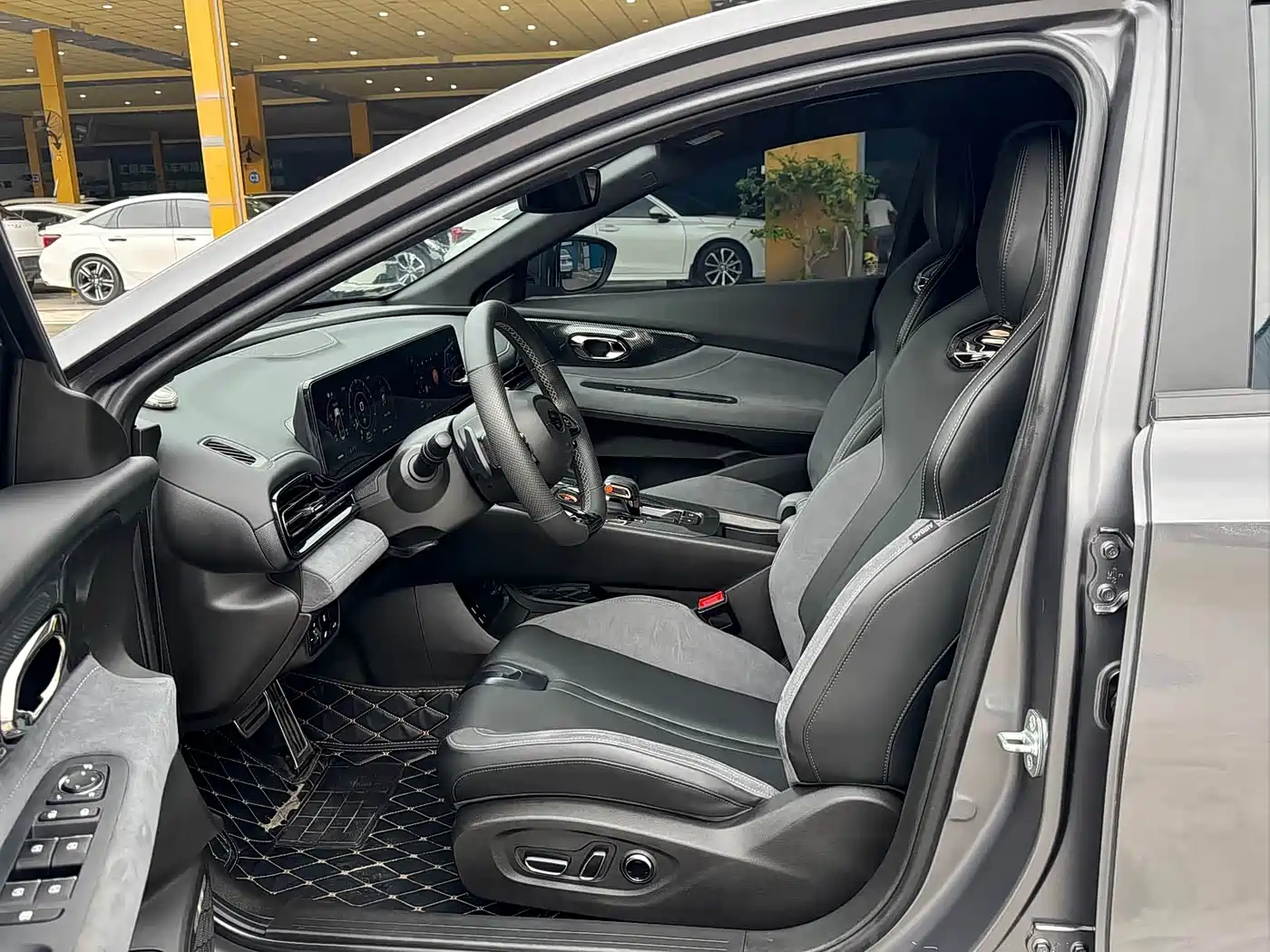GAC Trumpchi Trumpchi Emkoo 2023 400T Auto R MAX фото 4