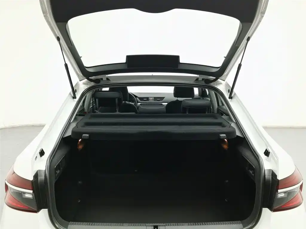 Škoda Superb 2019 TSI280 DSG Standard Edition фото 16
