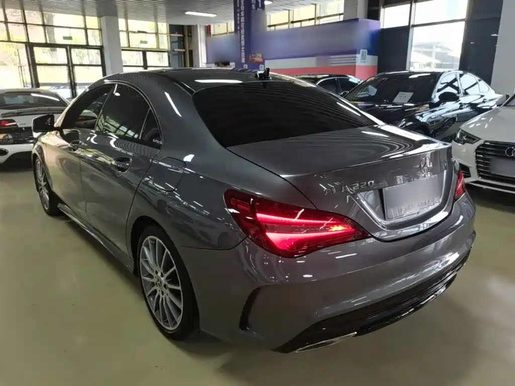 Mercedes-Benz CLA (Import) 2018 CLA 220 4MATIC фото 5