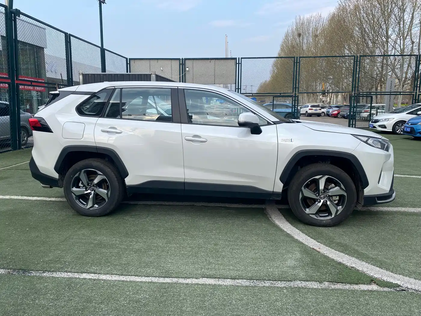 Toyota RAV4 Rongfang Dual Engine E+ 2024 2.5L 2WD Elite Pro фото 6