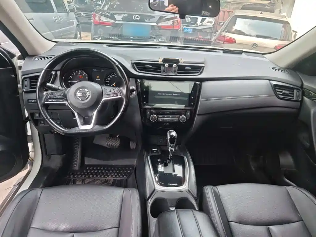 Photo 10 - Nissan X-Trail