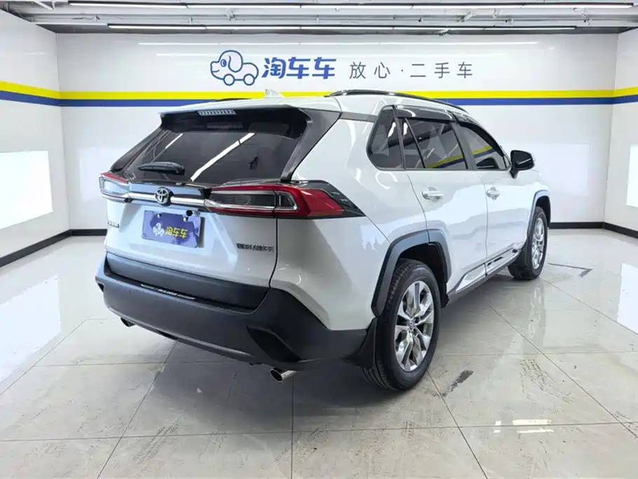 Toyota Wildlander 2024 2.0L CVT FWD Leading Edition фото 3