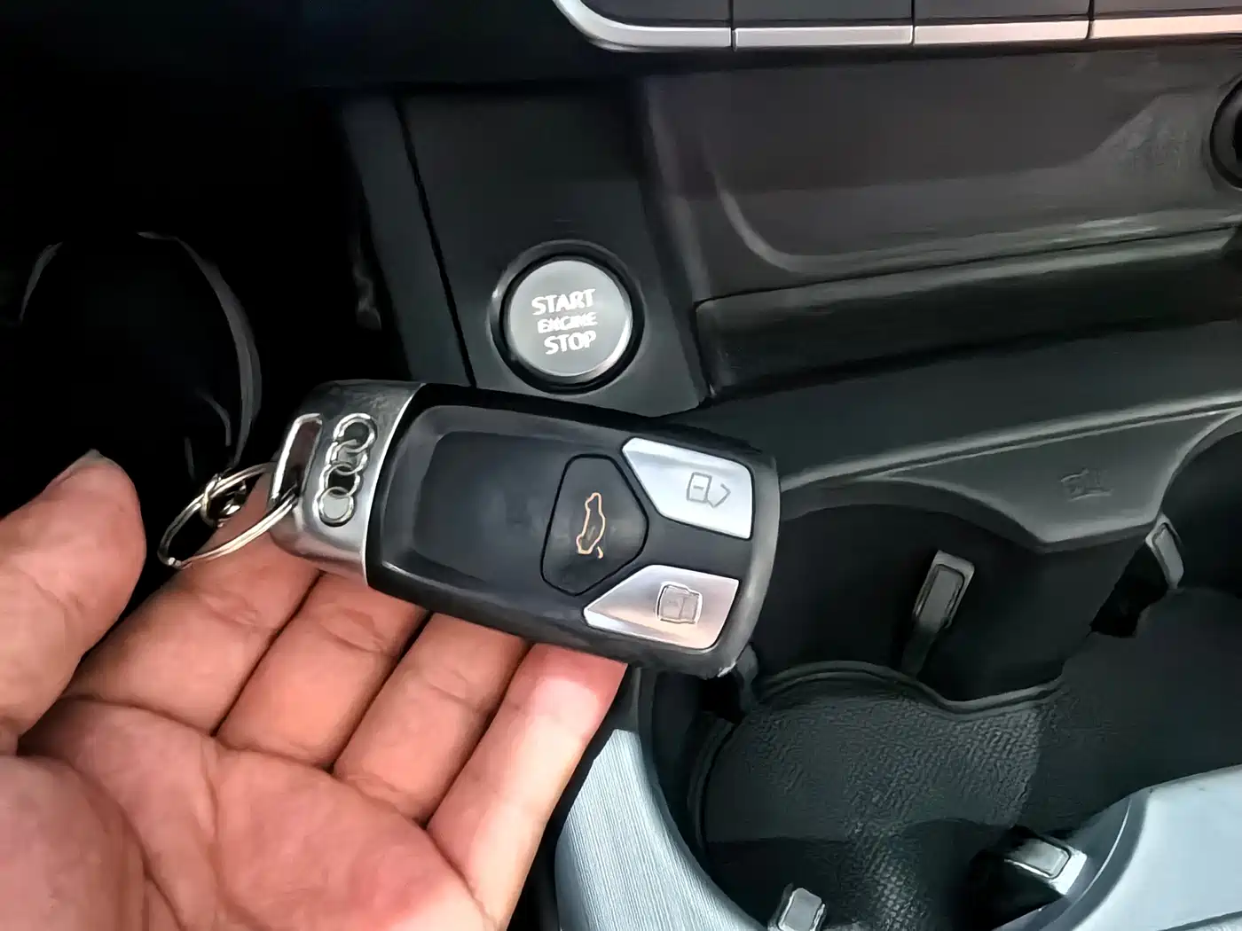 Фото 20 - Audi A4L