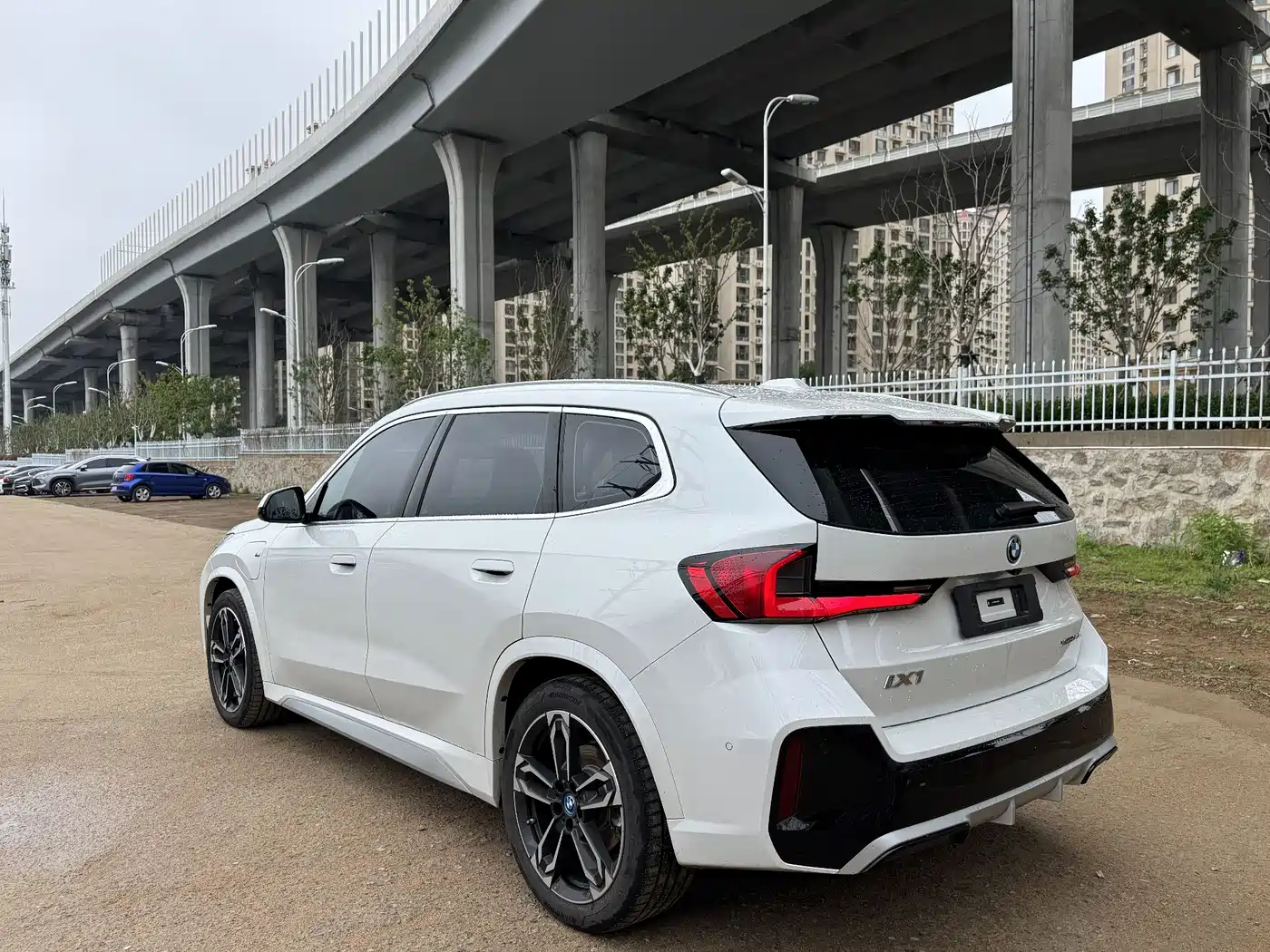 BMW iX1 2023 xDrive30L M Sport Package фото 9