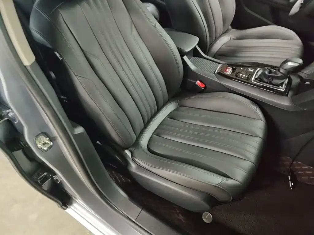 Peugeot 408 2025 2022 1.6T Light Chaser Edition