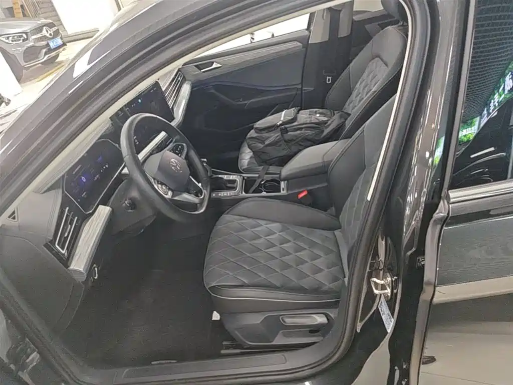 Volkswagen Sagitar 2023 300TSI DSG Surpassing Edition фото 15