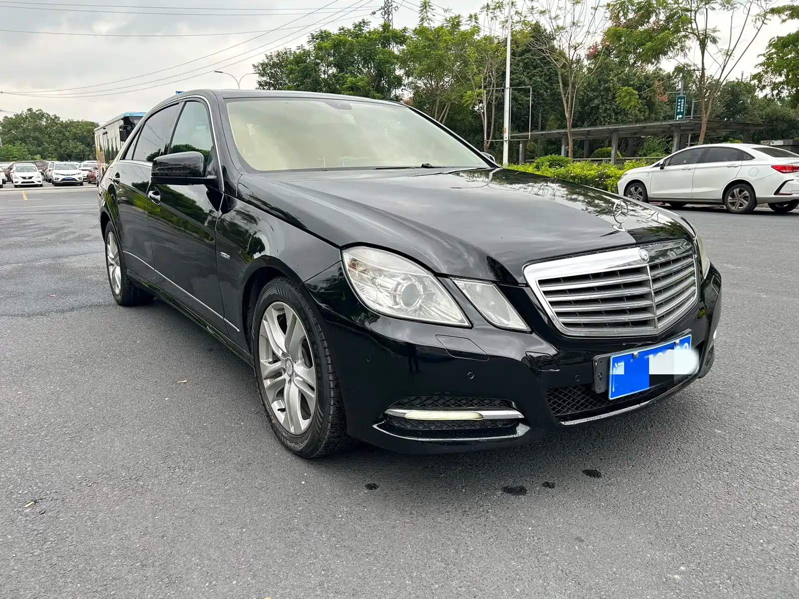 Фото 3 - Mercedes-Benz E-Class