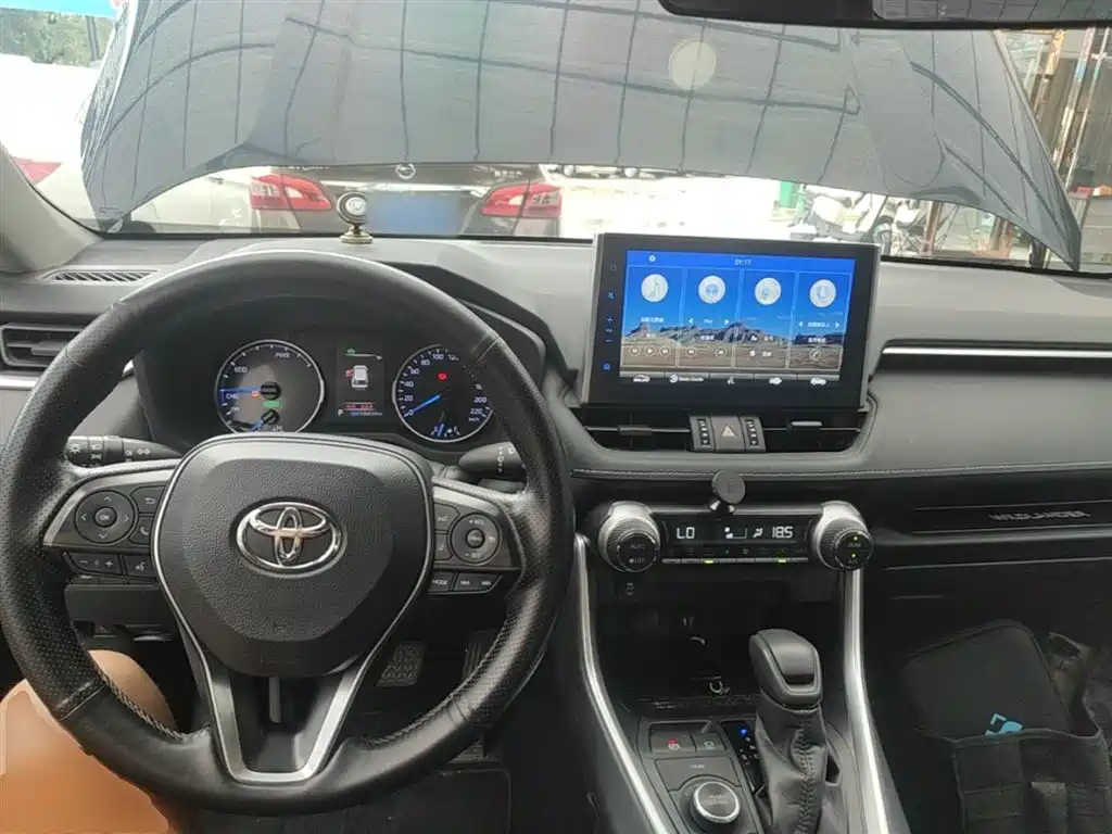 Toyota Wildlander 2020 Hybrid 2.5L E-CVT AWD Luxury Edition фото 10