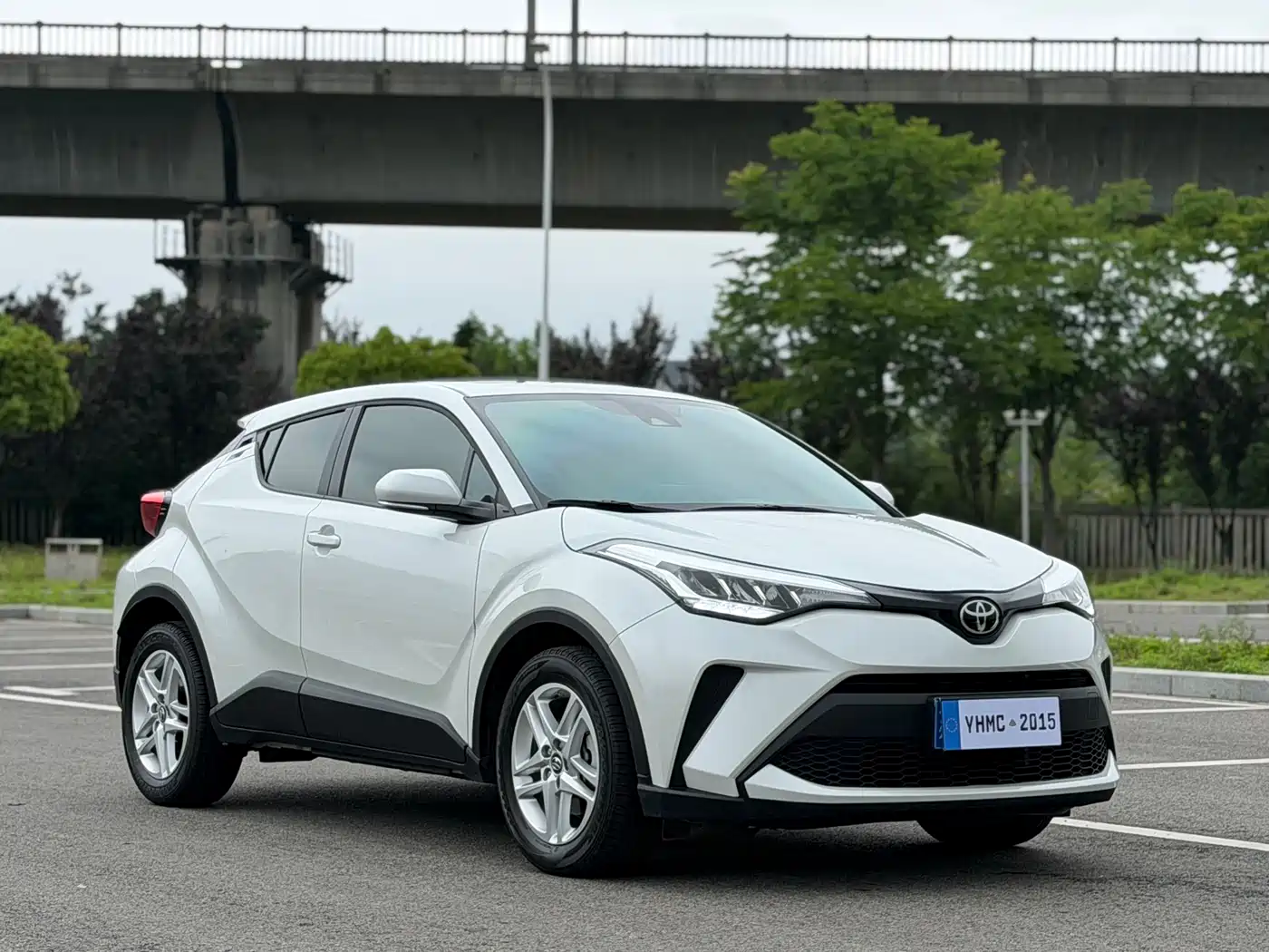 Toyota C-HR 2022 2.0L Leading Edition фото 3