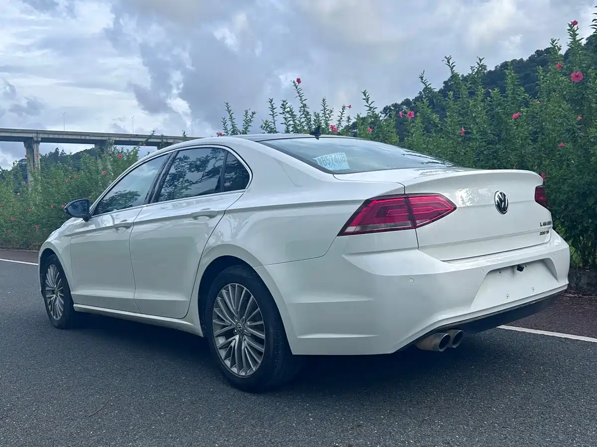 Photo 4 - Volkswagen Lamando