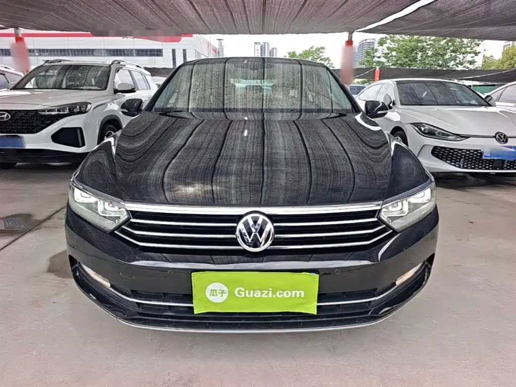 Volkswagen Magotan 2019 330TSI DSG Luxury Class China VI фото 3