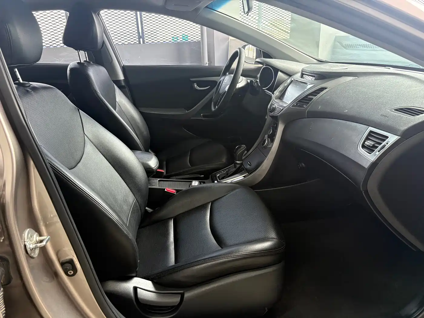 Hyundai Langdong 2016 1.6L Automatic Premium Edition фото 5