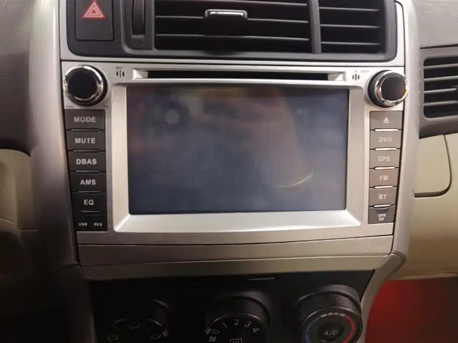 Toyota E'Z 2014 Xingyao 180E CVT Elite фото 13