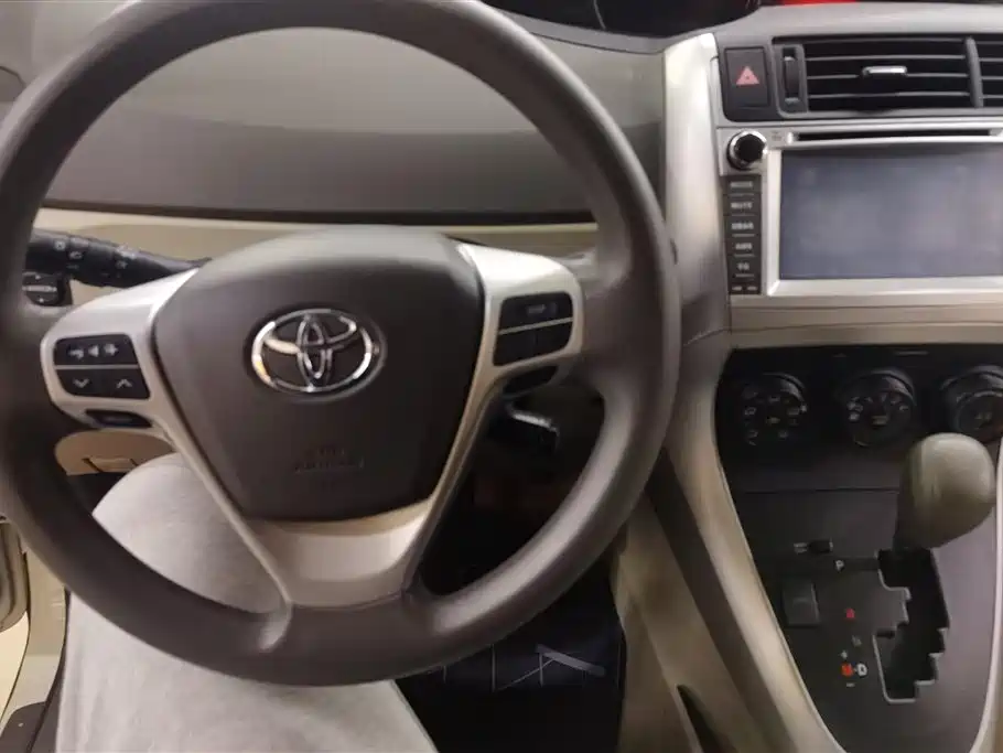 Toyota E'Z 2014 Xingyao 180E CVT Elite фото 12