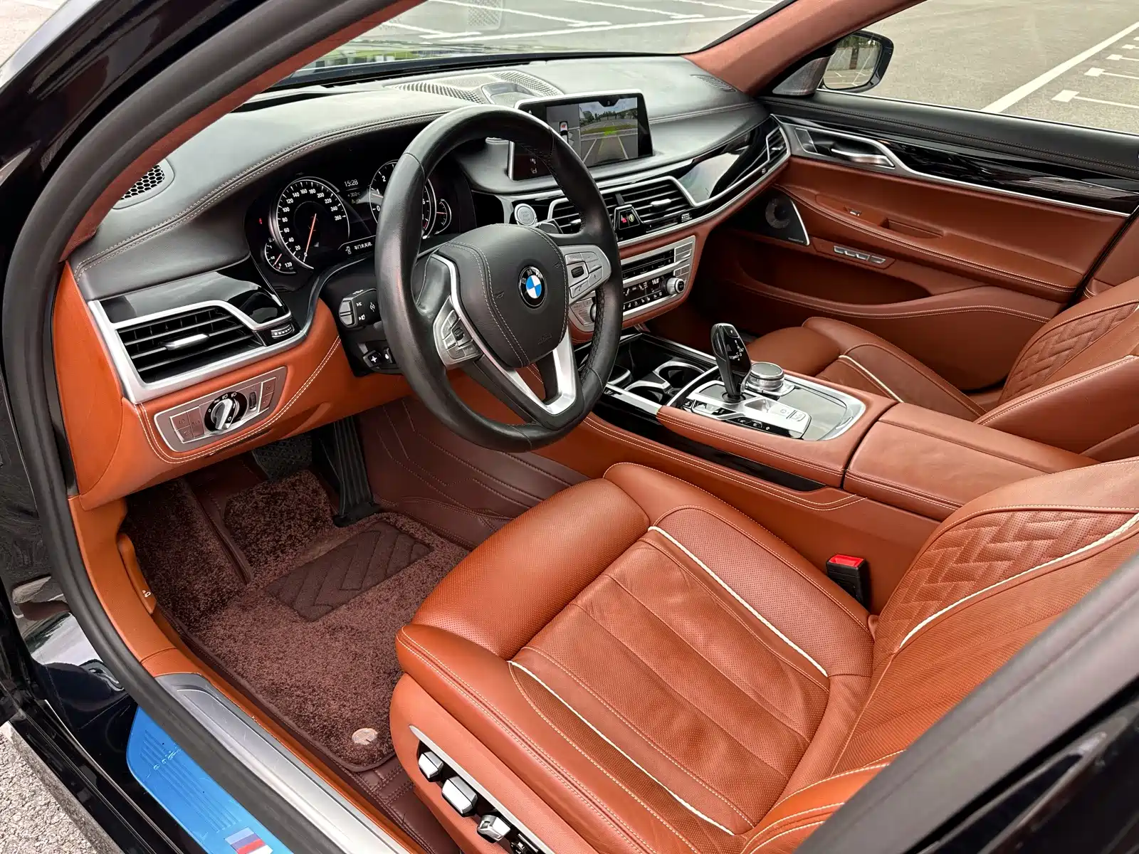 Фото 10 - BMW 7 Series