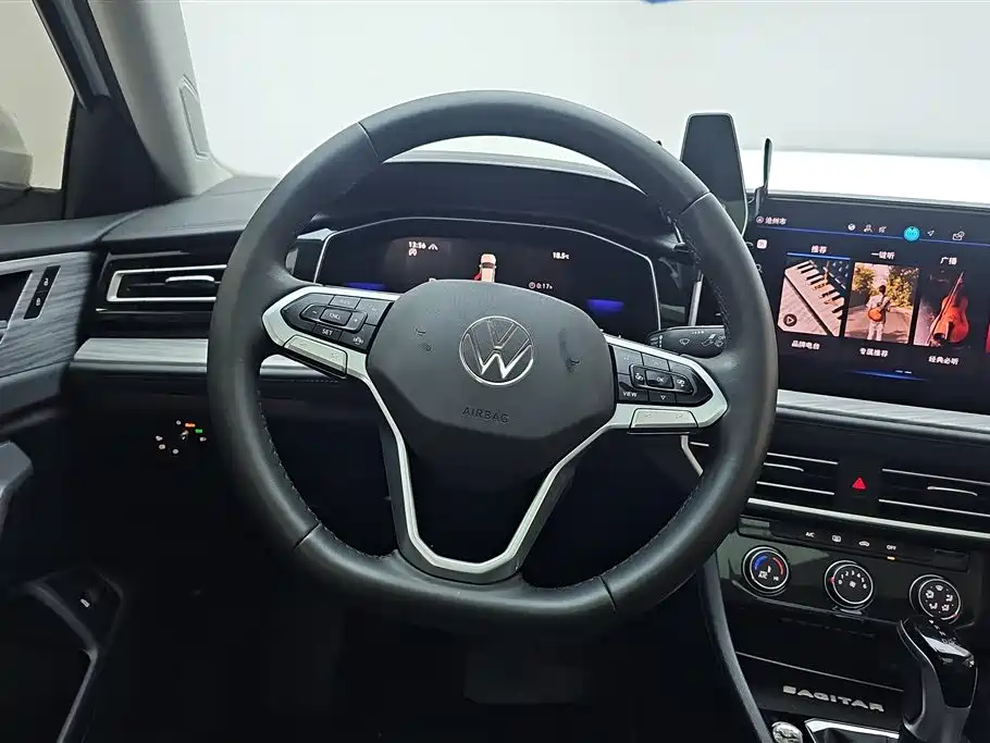 Volkswagen Sagitar 2024 300TSI DSG Surpass Edition фото 15