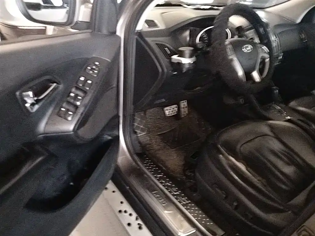 Hyundai Beijing Hyundai ix35 2013 2.0L Auto 2WD Smart GLS China IV фото 16