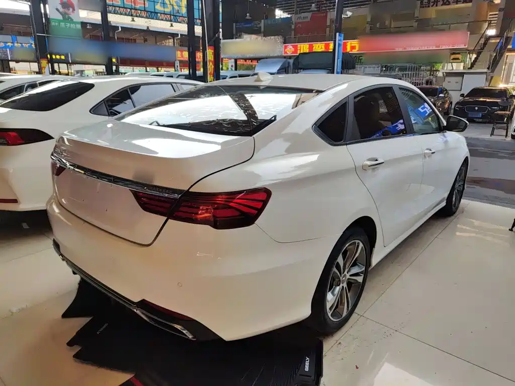 Фото 5 - Geely Binrui
