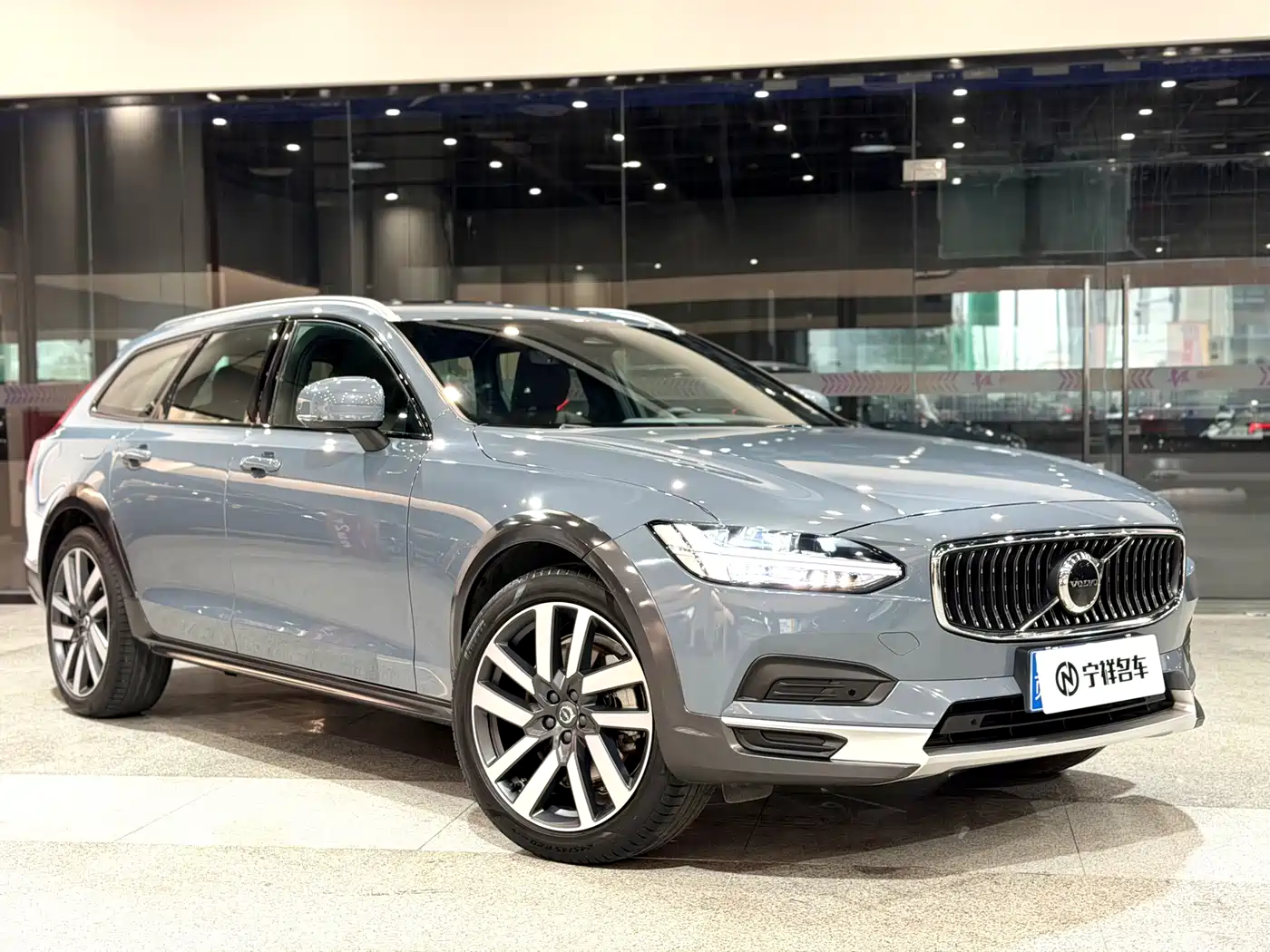 VOLVO V90