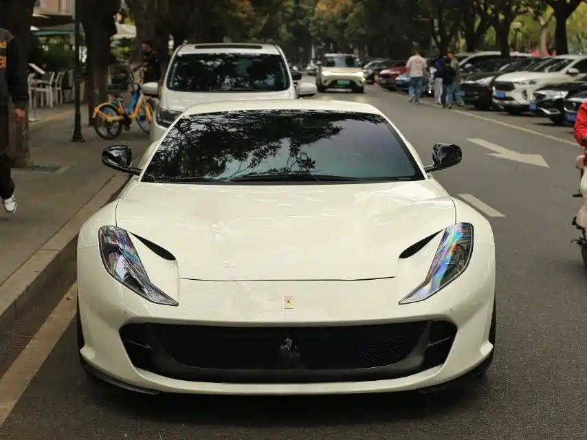 Ferrari 812 2019 2017 6.5L Superfast