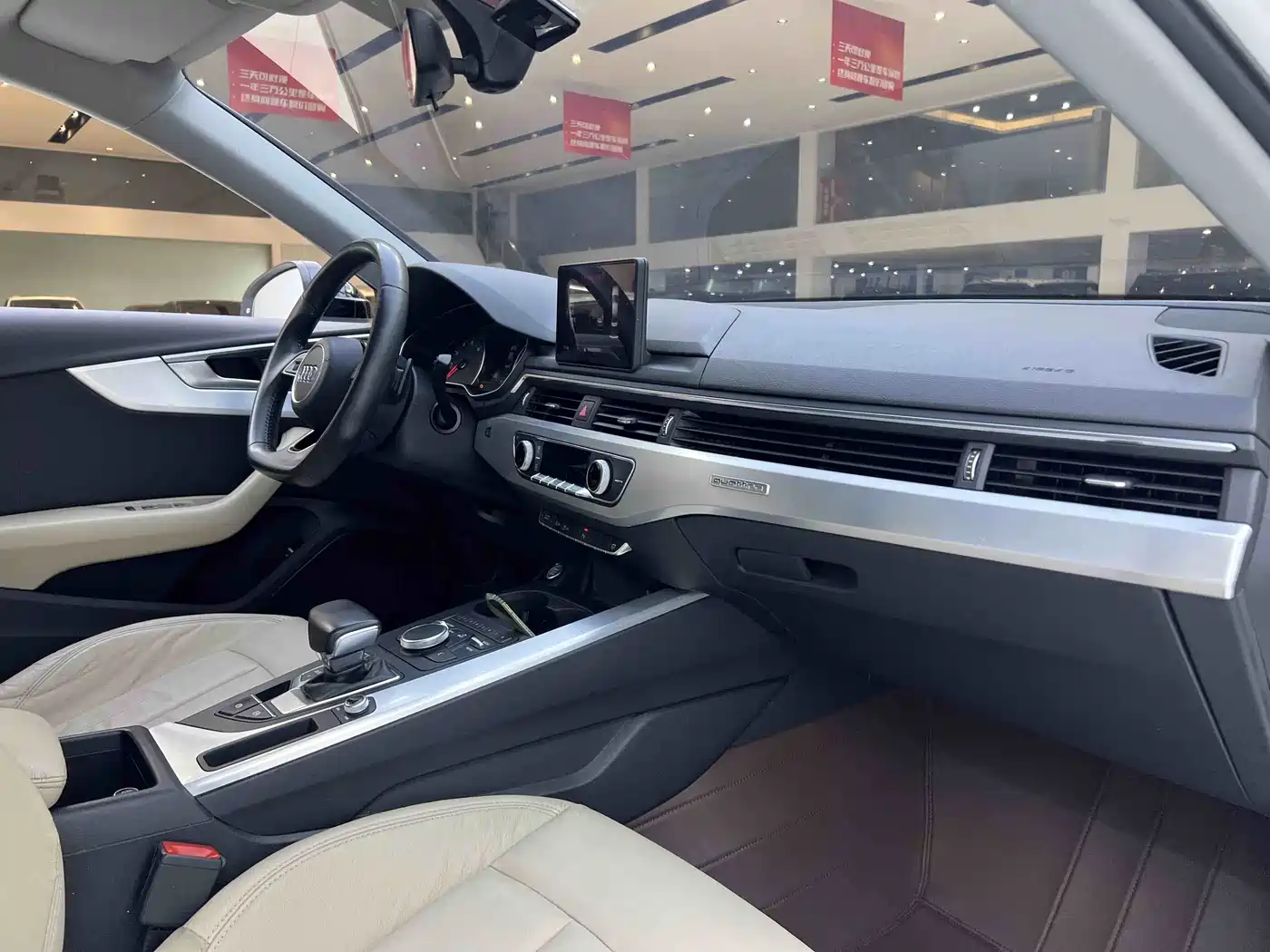 Audi A4L 2018 30th Anniversary 45 TFSI quattro Personality Sport фото 20