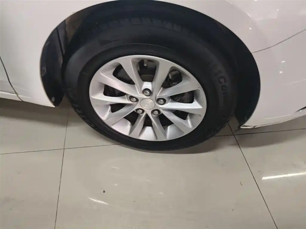 Buick Excelle 2019 15T DCT Progressive Type China VI фото 13