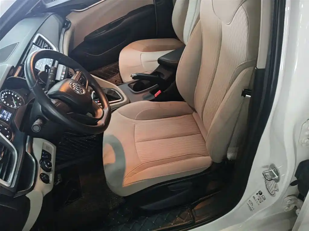 Buick Excelle 2019 15T DCT Progressive Type China VI фото 21