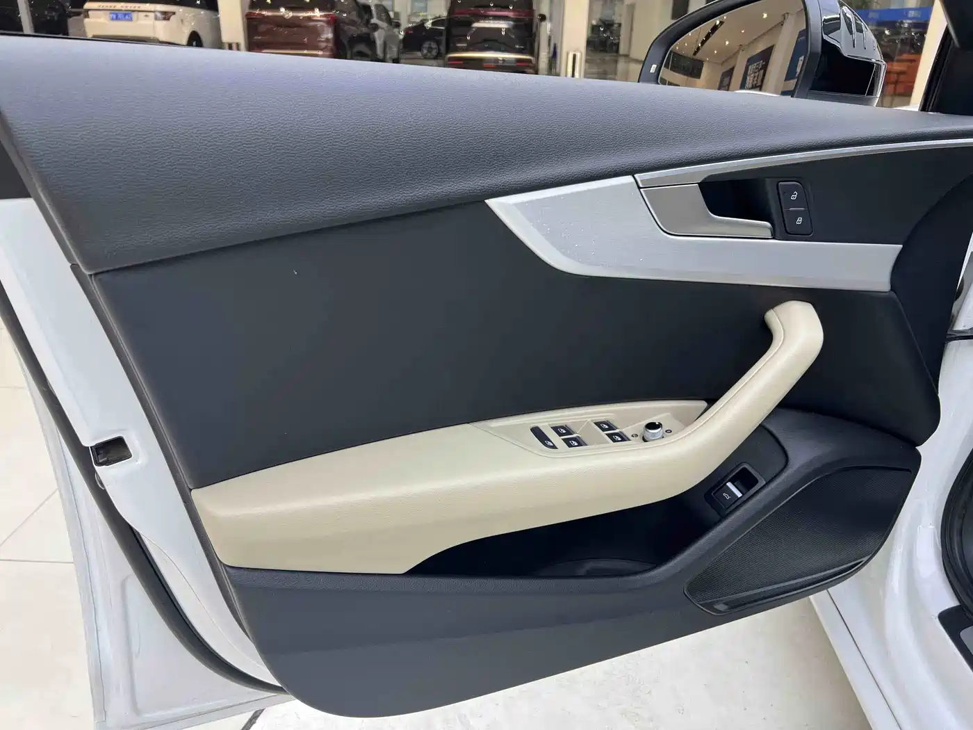 Audi A4L 2018 30th Anniversary 45 TFSI quattro Personality Sport фото 15