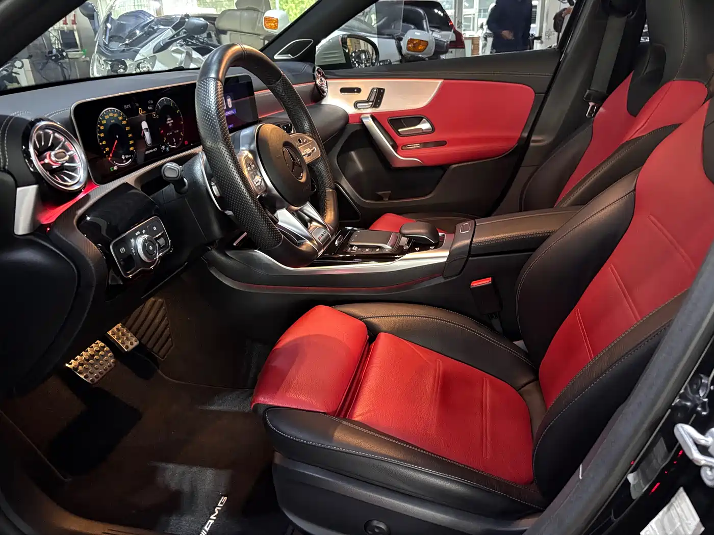 Mercedes-Benz A-Class AMG (Import) 2020 Facelift AMG A 35 4MATIC фото 6
