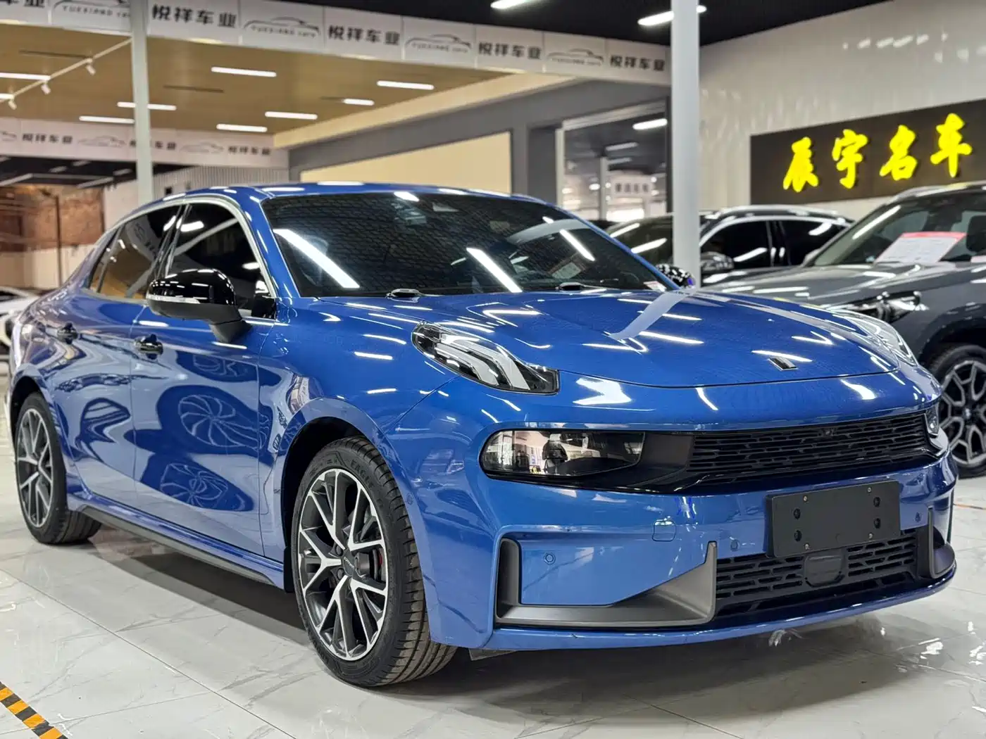 Lynk & Co 03 2021 2.0TD Auto Jin Champion Edition фото 3
