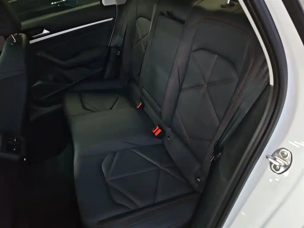 Volkswagen Lavida 2024 Model 300TSI DSG Starlight Leading Edition фото 17