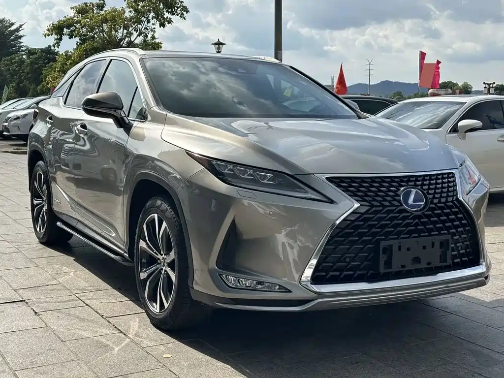 Фото 3 - Lexus RX