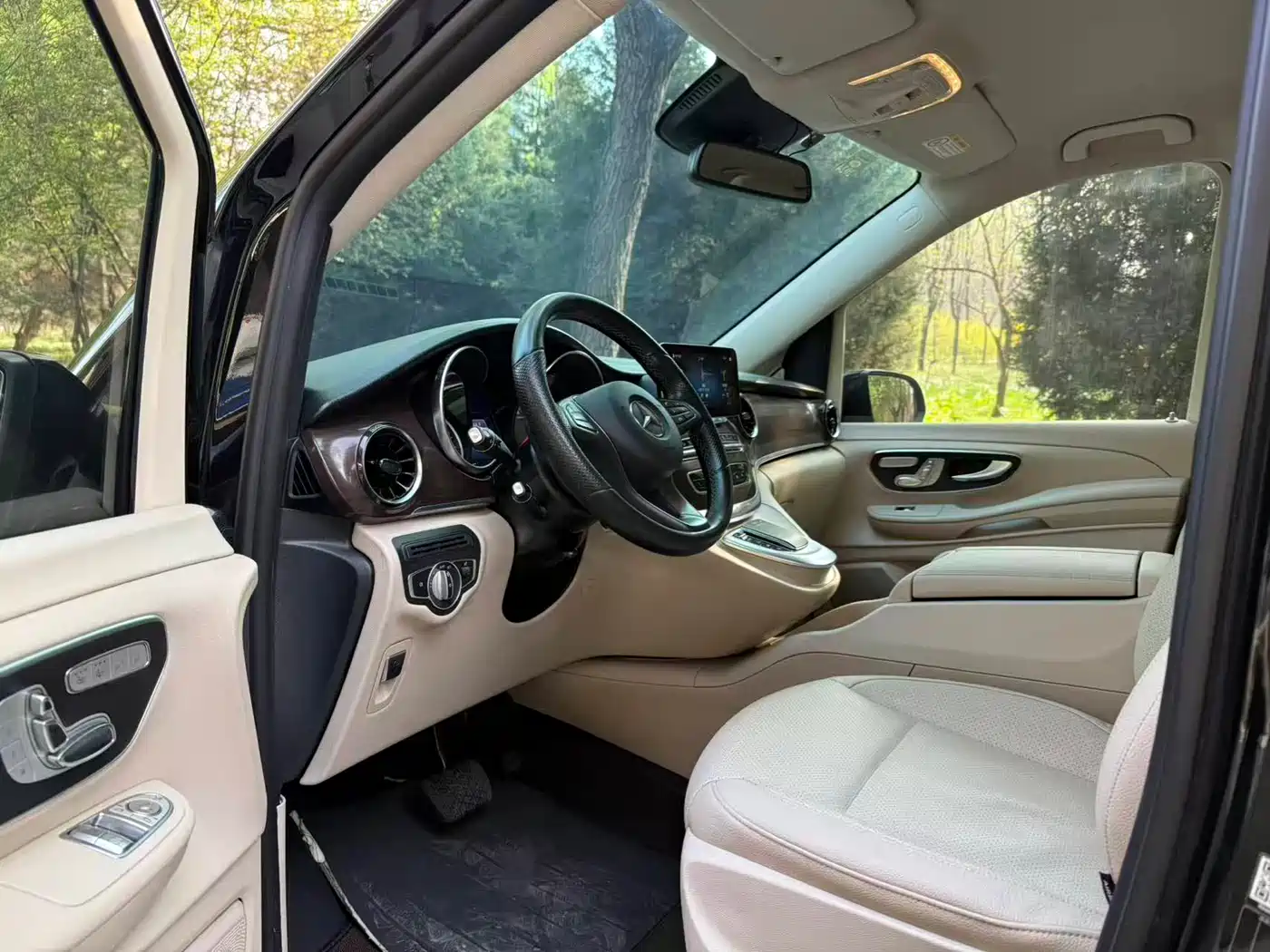 MERCEDES-BENZ V CLASS