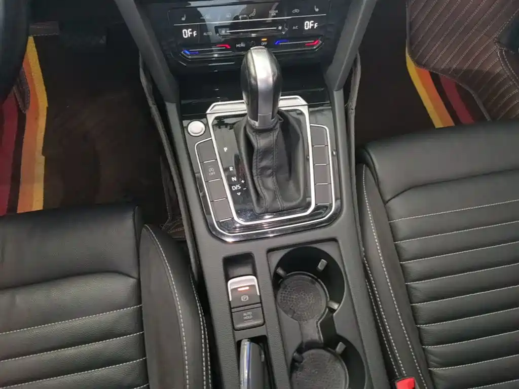 Volkswagen Magotan 2020 330TSI DSG Leading фото 14