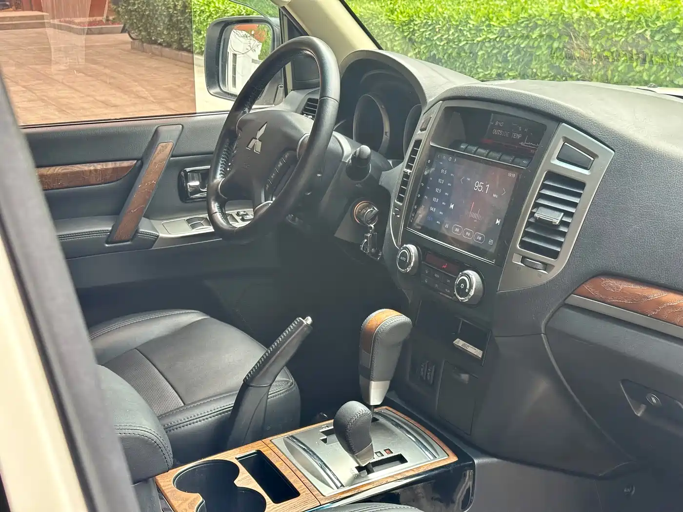 Mitsubishi Pajero (Import) 2019 3.0L Auto Standard Version фото 17