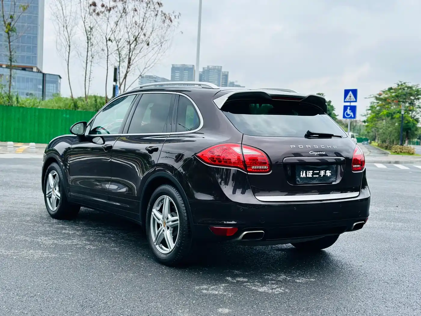 Porsche Cayenne 2014 Cayenne Platinum Edition 3.0T фото 3